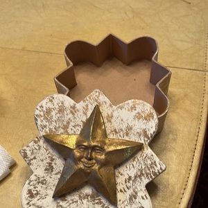 🔴or🌼Beautiful Box many uses.Trinkets,gift box or just a shelf decoratio6-1/2”-3”